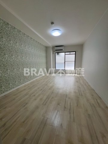 居室・リビング　【サンライン成育】スタンダードな洋室です