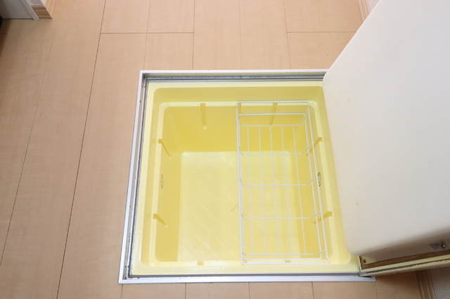 収納　床下収納