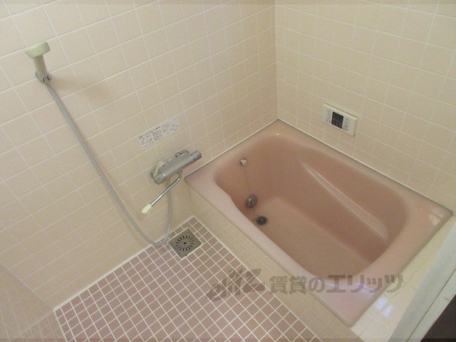 バス・シャワールーム　１階