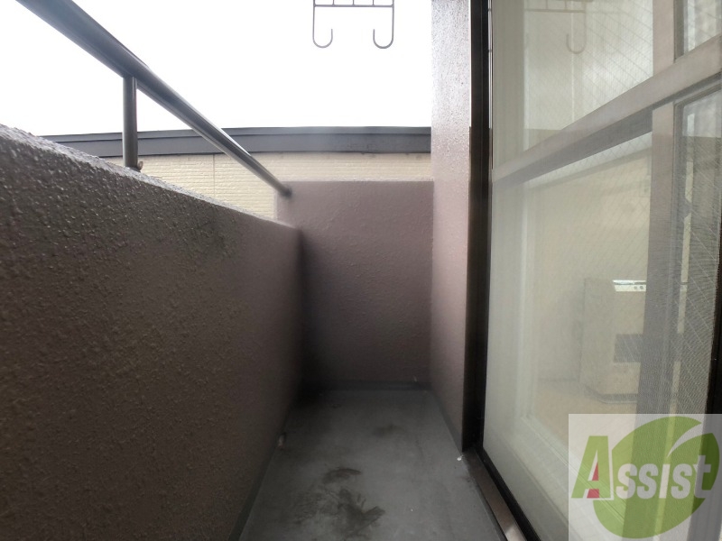 バルコニー　バルコニーです。洗濯物を干したり一息ついたりできますね！