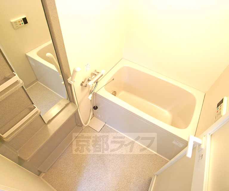 バス・シャワールーム　清潔感がありますね！