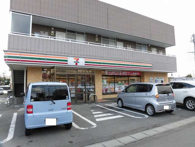 コンビニ　セブンイレブン（コンビニ）まで76m