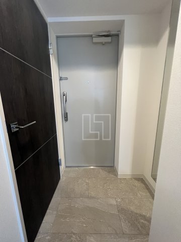 玄関　リヴェント難波サウス　玄関