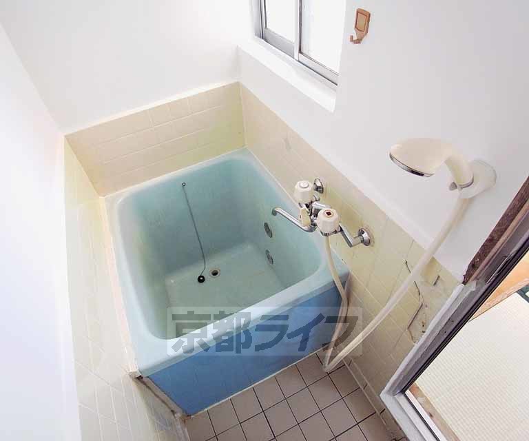 バス・シャワールーム　セパレートですよ。