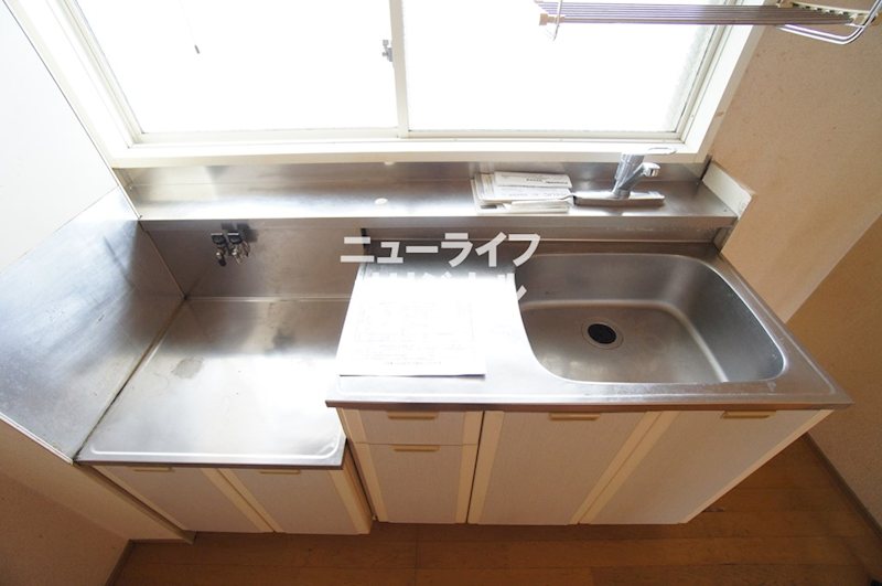 キッチン　コンロは設置幅・ガスの種別を確認の上、ご用意下さい。