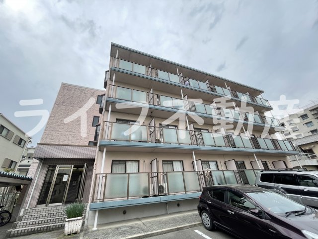 建物外観　落ち着いた雰囲気の外観です