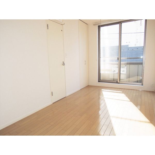 居室・リビング　☆明るい洋室☆