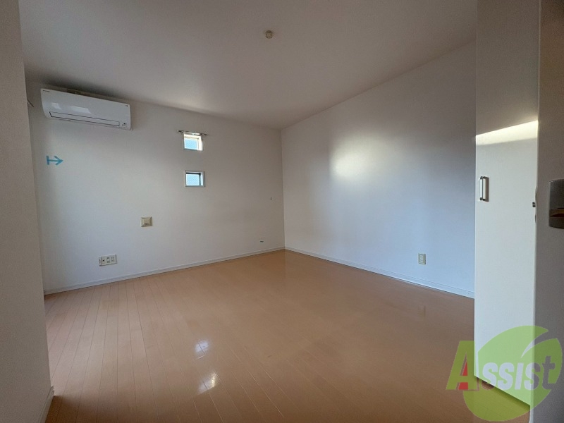 居室・リビング　洋室は８．０帖です。丁度良い広さですね。