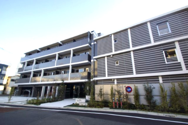 建物外観　インターネット無料のオートロックマンションです