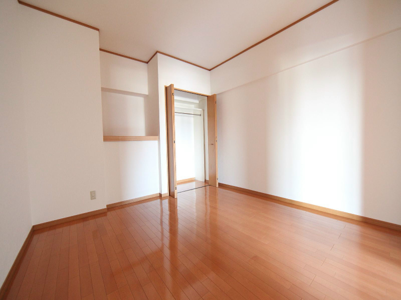 その他部屋・スペース　洋室8帖　クローゼット付　収納充実してます