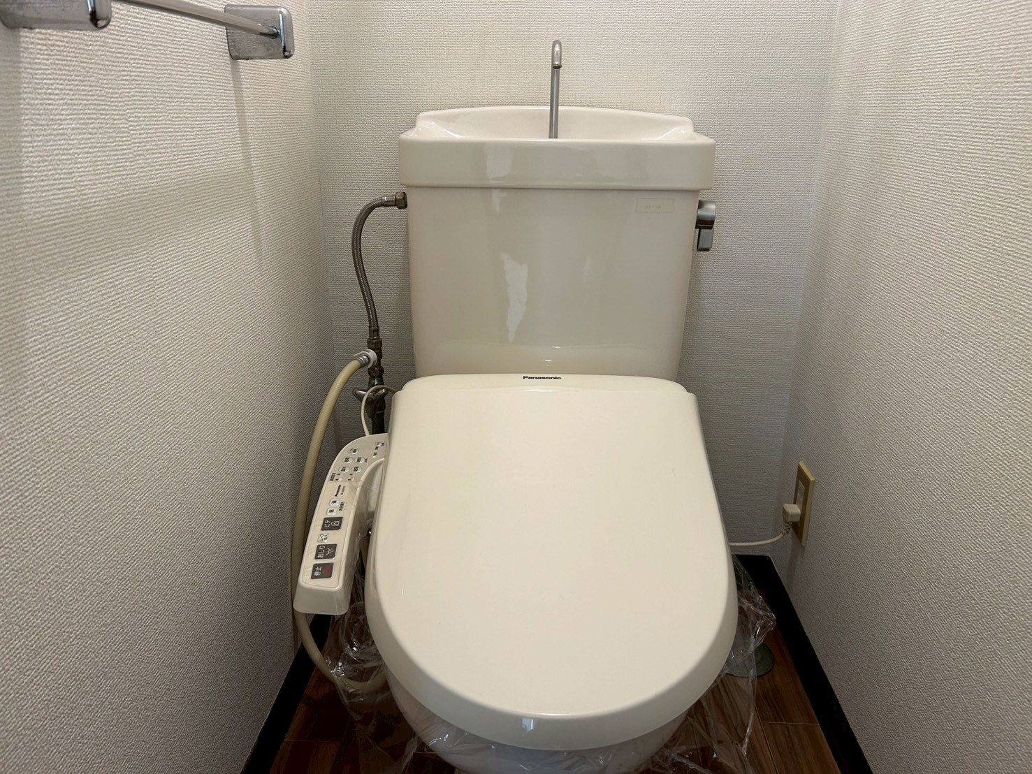 トイレ　温水洗浄便座です！！