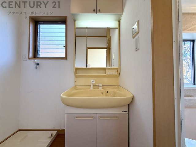 洗面設備　使いやすい洗面台です☆