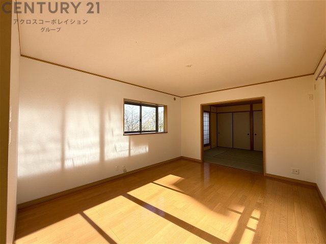 居室・リビング　日当たり良好です?