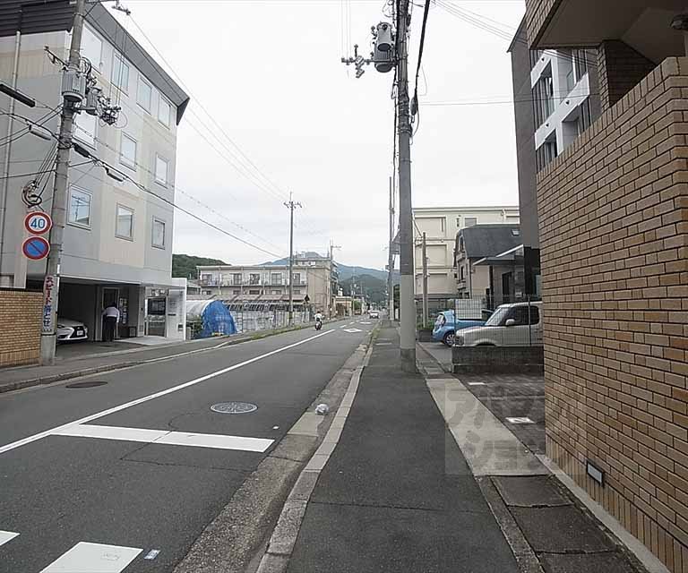 その他　前面道路です。