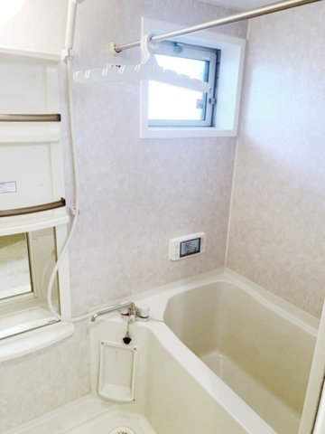 バス・シャワールーム　ＴＶ付き浴室