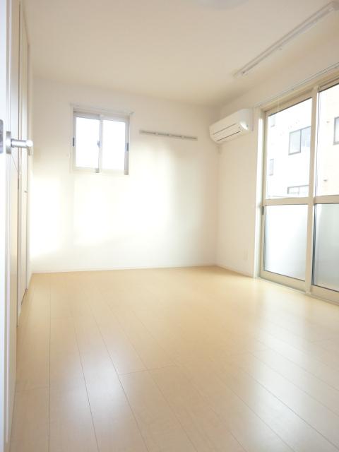 居室・リビング　居間です