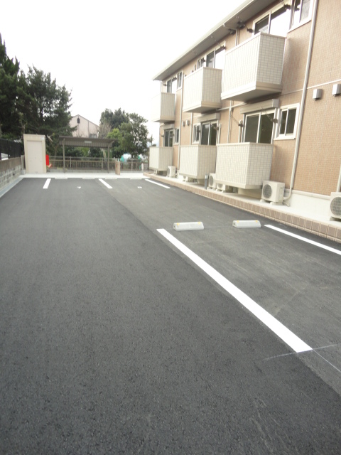 駐車場　駐車場に車を止められます