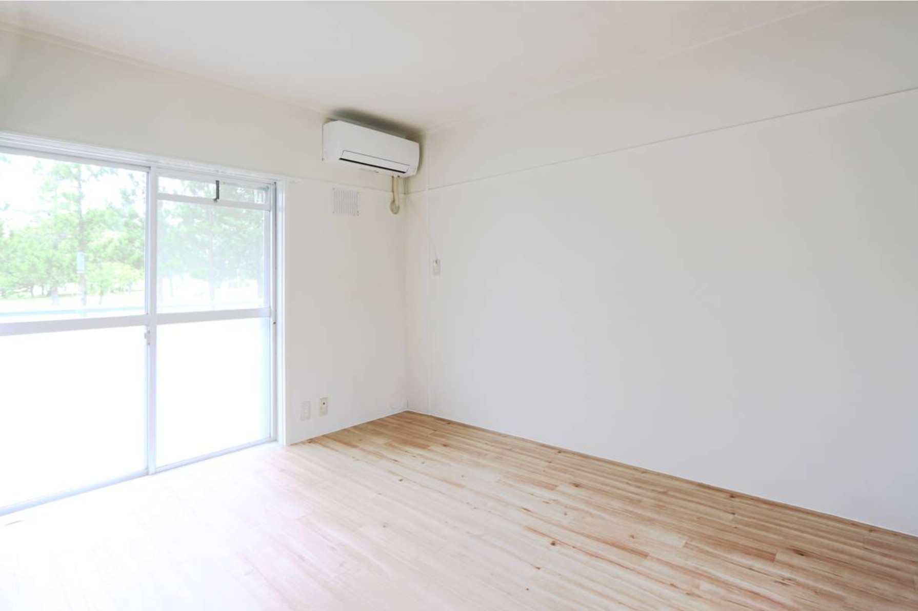 居室・リビング　同タイプ写真です