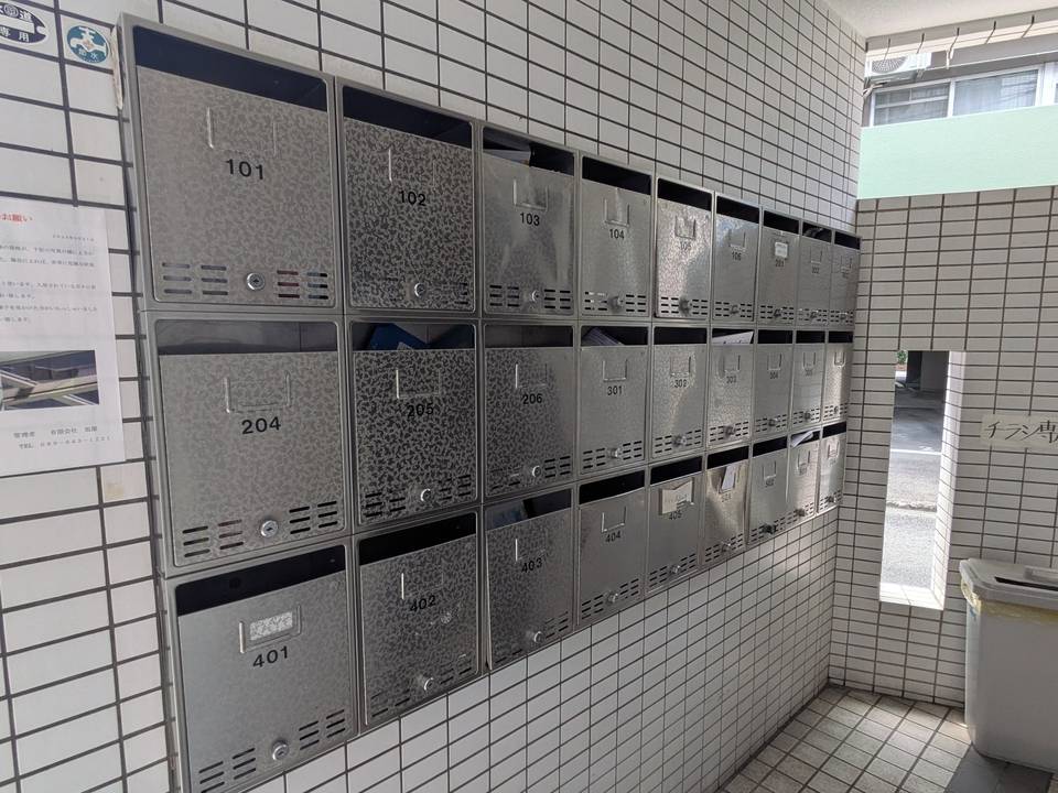 エントランス　メールBOX