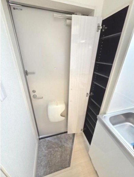 玄関　玄関　シューズボックス付（収納充実してます）　同仕様写真