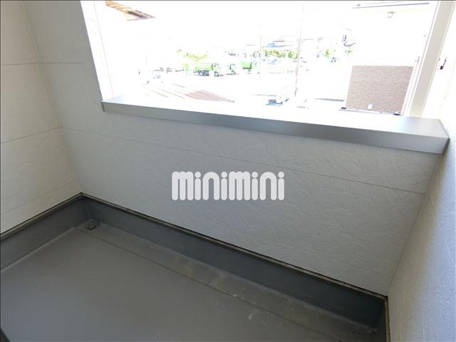 バルコニー　２階のお部屋で洗濯物がたくさん干せます。