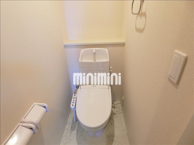 トイレ　温水洗浄便座付きです。