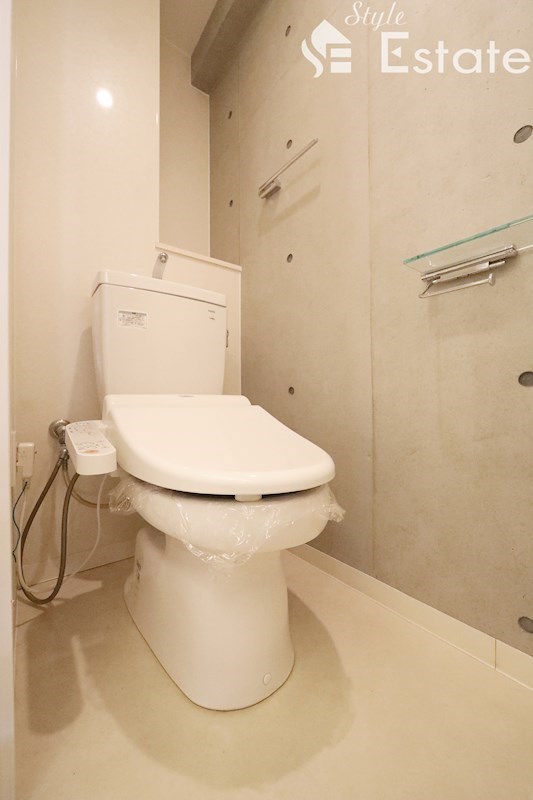 トイレ　温水洗浄便座