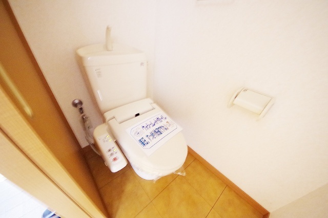 トイレ　シャワートイレ（類似室内）