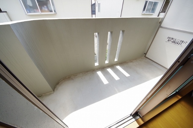 バルコニー　バルコニー（類似室内）