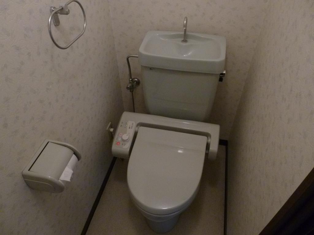 トイレ　シャワー付トイレ