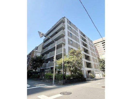 建物外観　近隣に飲食店やコンビニ多数で外食やお買い物にも便利です