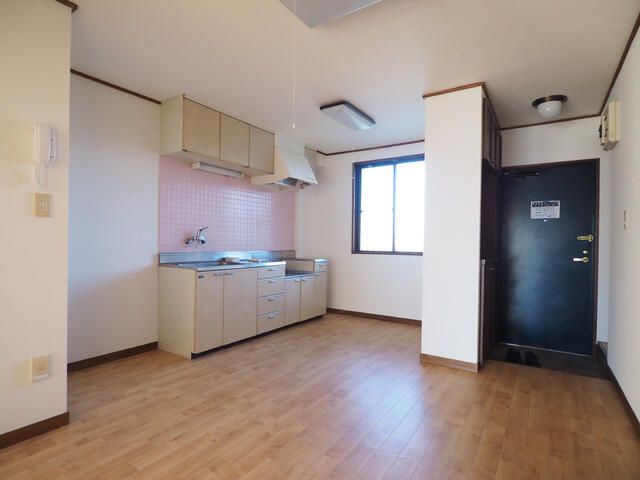 居室・リビング　ゆったり過ごせる居間です