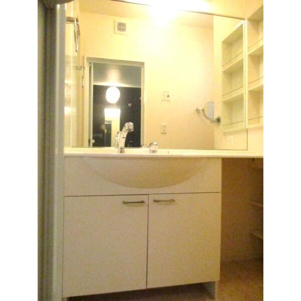 洗面設備　洗髪洗面化粧台