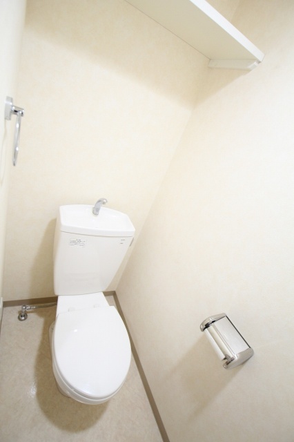 トイレ　別号室の写真です