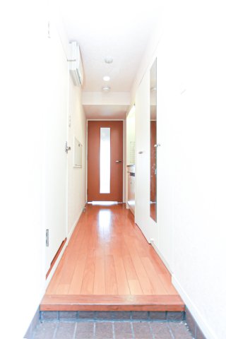 玄関　別号室のものです。現状優先になります。