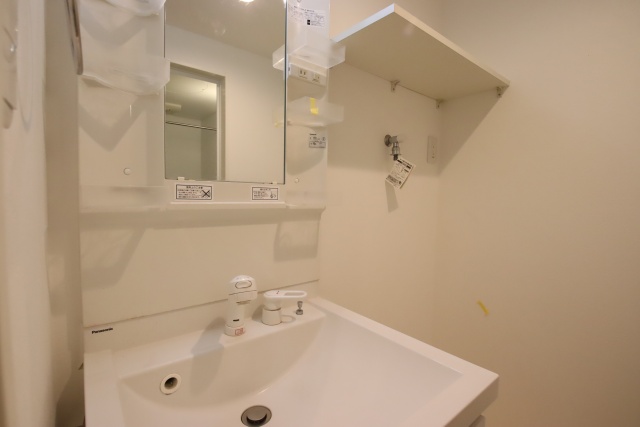 洗面設備　※別室の参考写真の為、現況優先です。