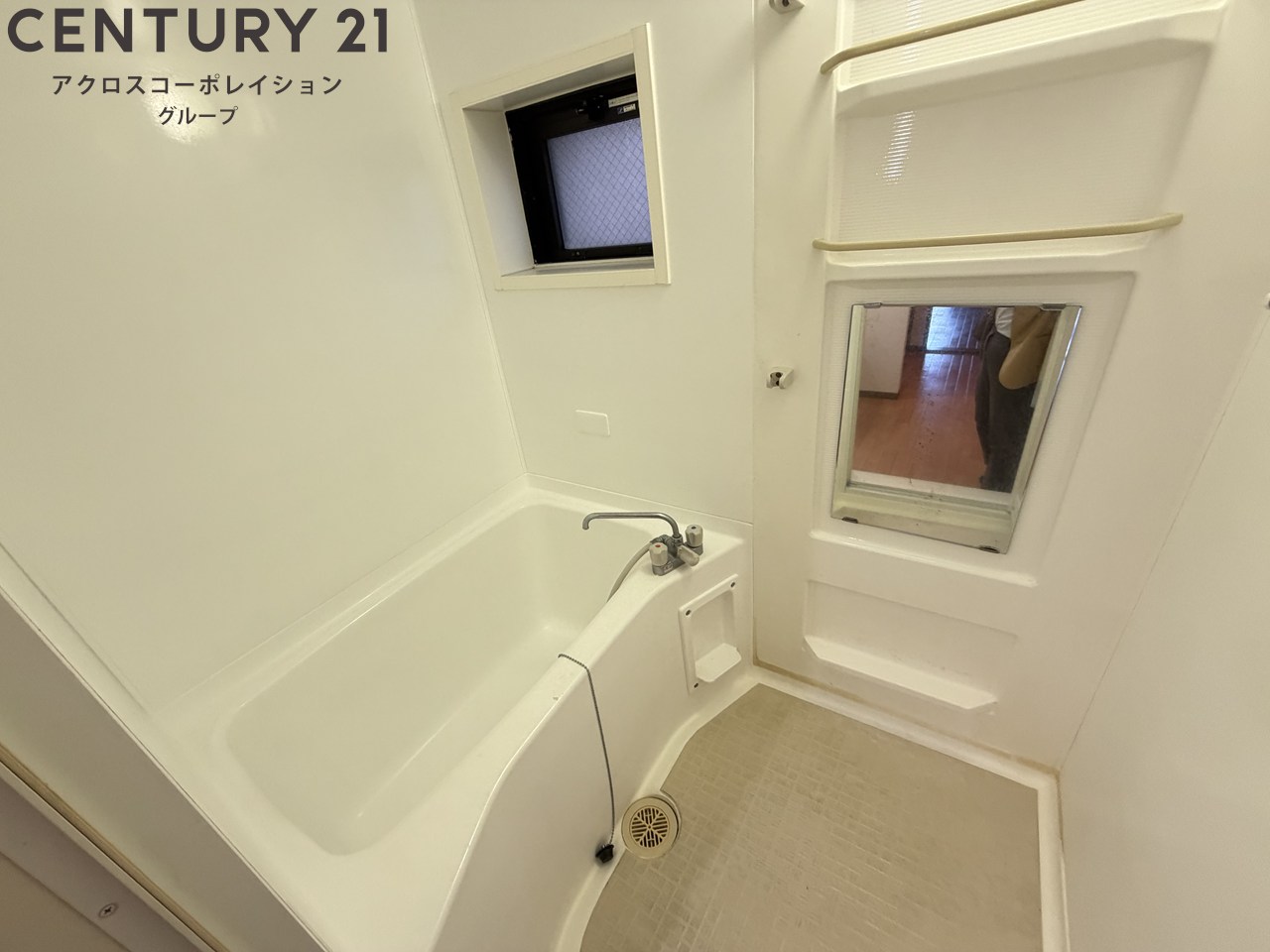 バス・シャワールーム　窓有