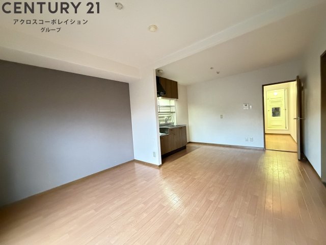 居室・リビング　明るいリビング