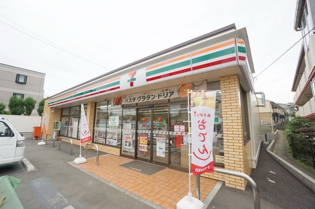コンビニ　セブンイレブン横浜市ケ尾店（コンビニ）まで614m