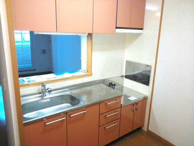 キッチン　コンパクトなキッチンで掃除もラクラク