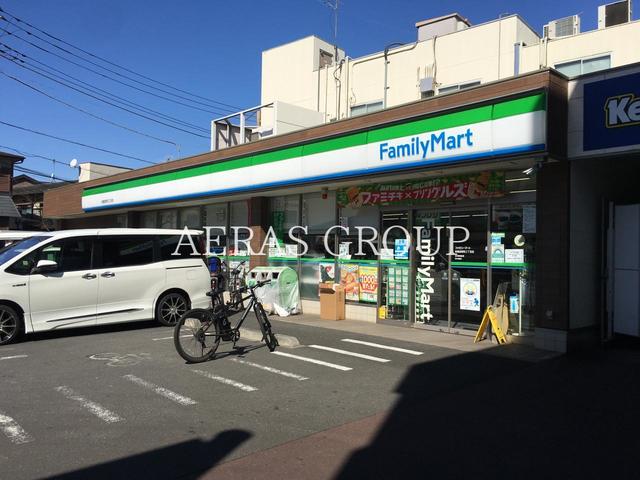 コンビニ　ファミリーマート 板橋前野町三丁目店（コンビニ）まで274m