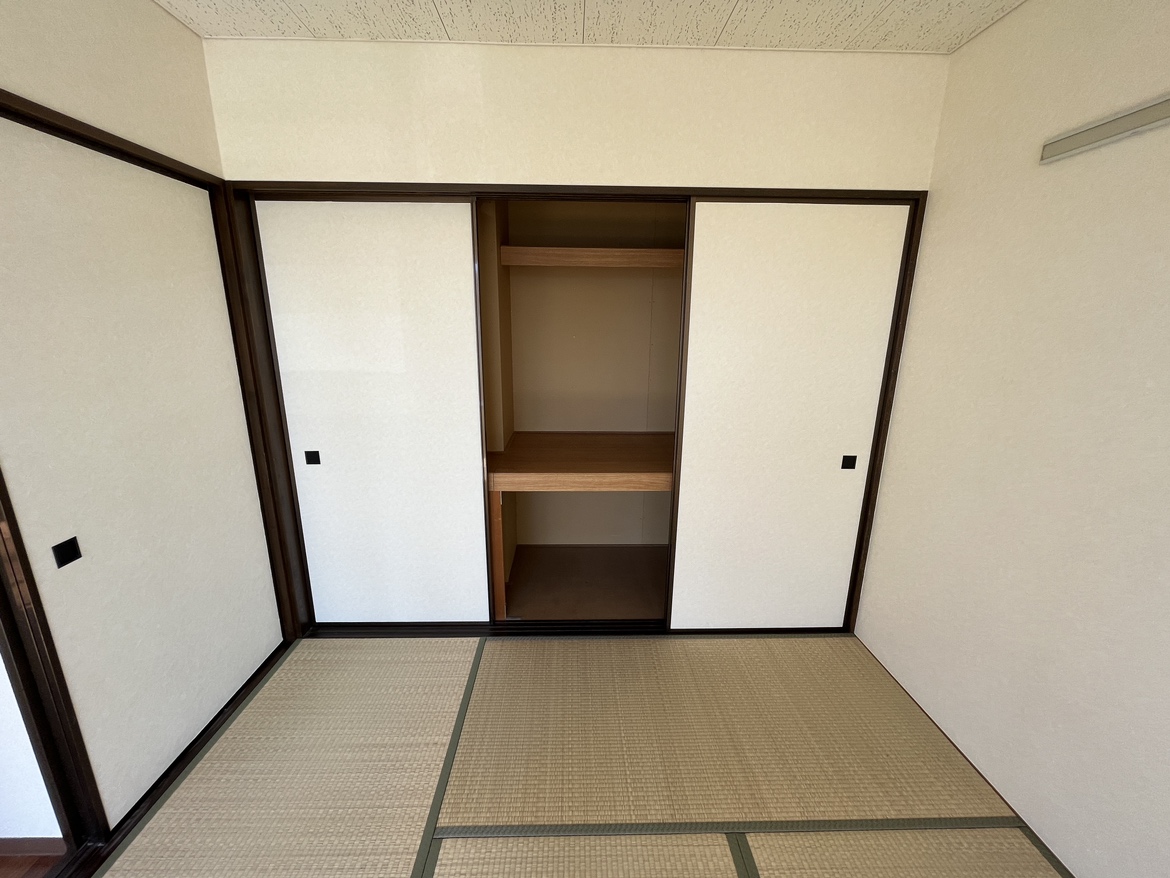 収納　押入