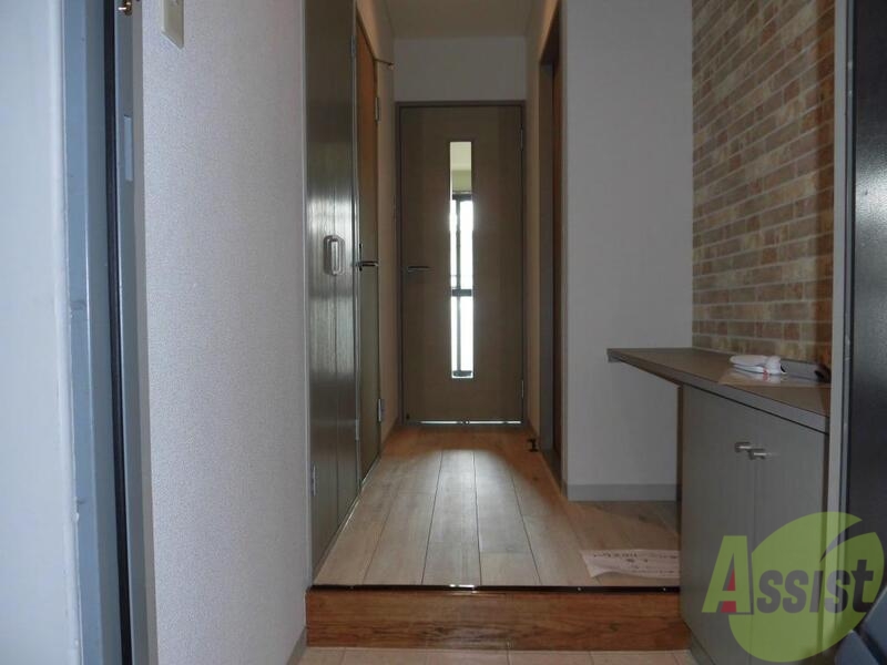 玄関　右手にシューズボックス付いてます