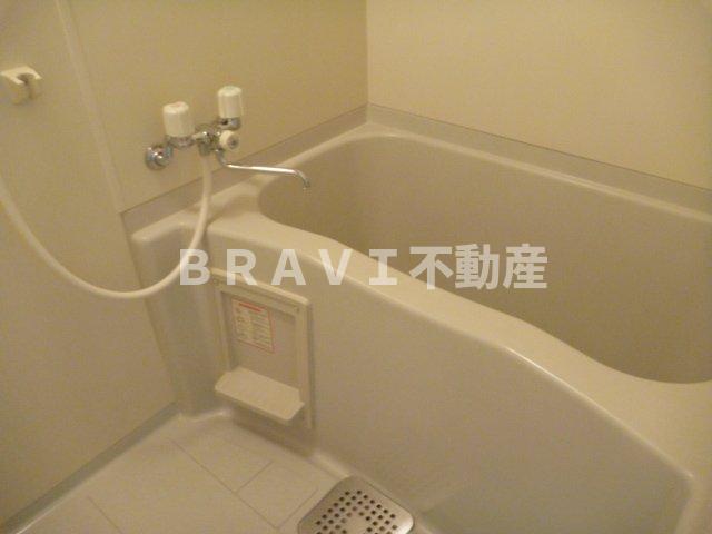 バス・シャワールーム　【ドエル南本町】落ち着いた空間のお風呂です