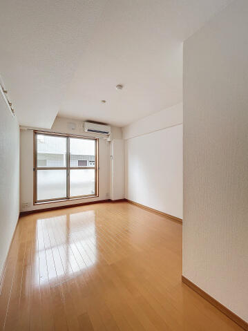 居室・リビング　反転タイプ参考写真