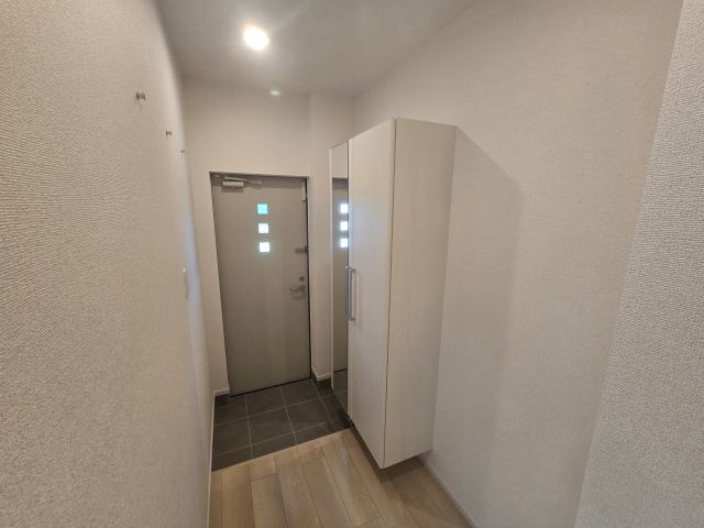 玄関　建築中につき同タイプ物件写真を掲載しております
