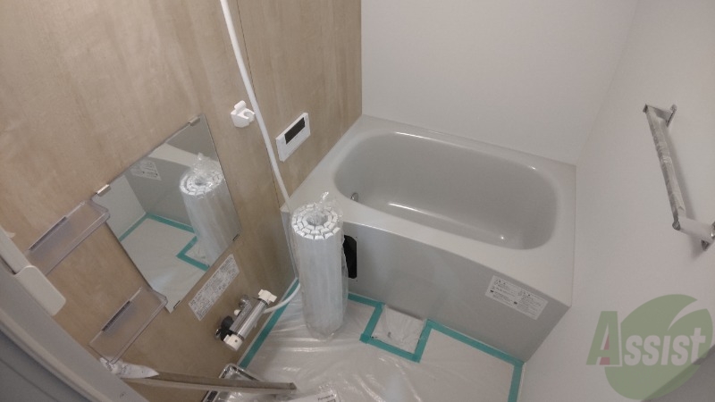 バス・シャワールーム　コチラで日々の疲れを癒し、リラックスしてください