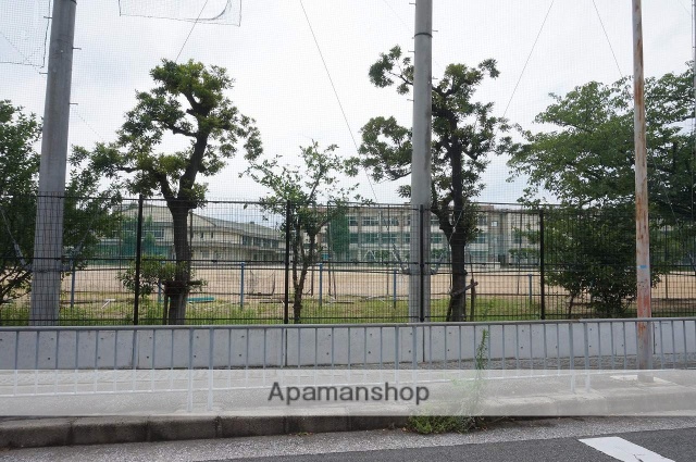 中学校　第四中学校（中学校）まで326m