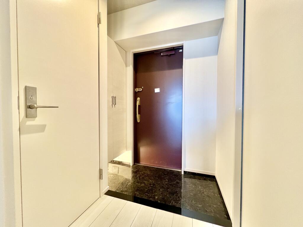 玄関　※同物件、別号室の写真