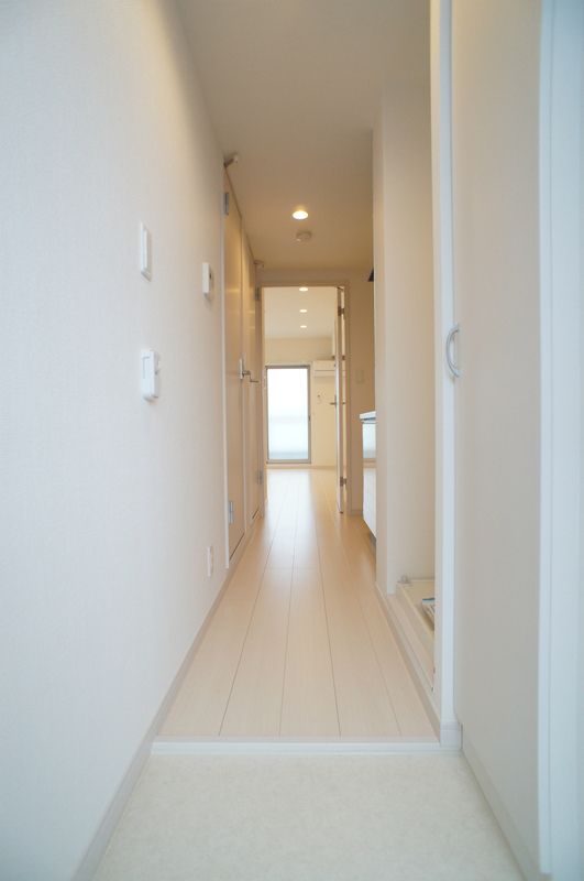 玄関　別部屋参考写真となります